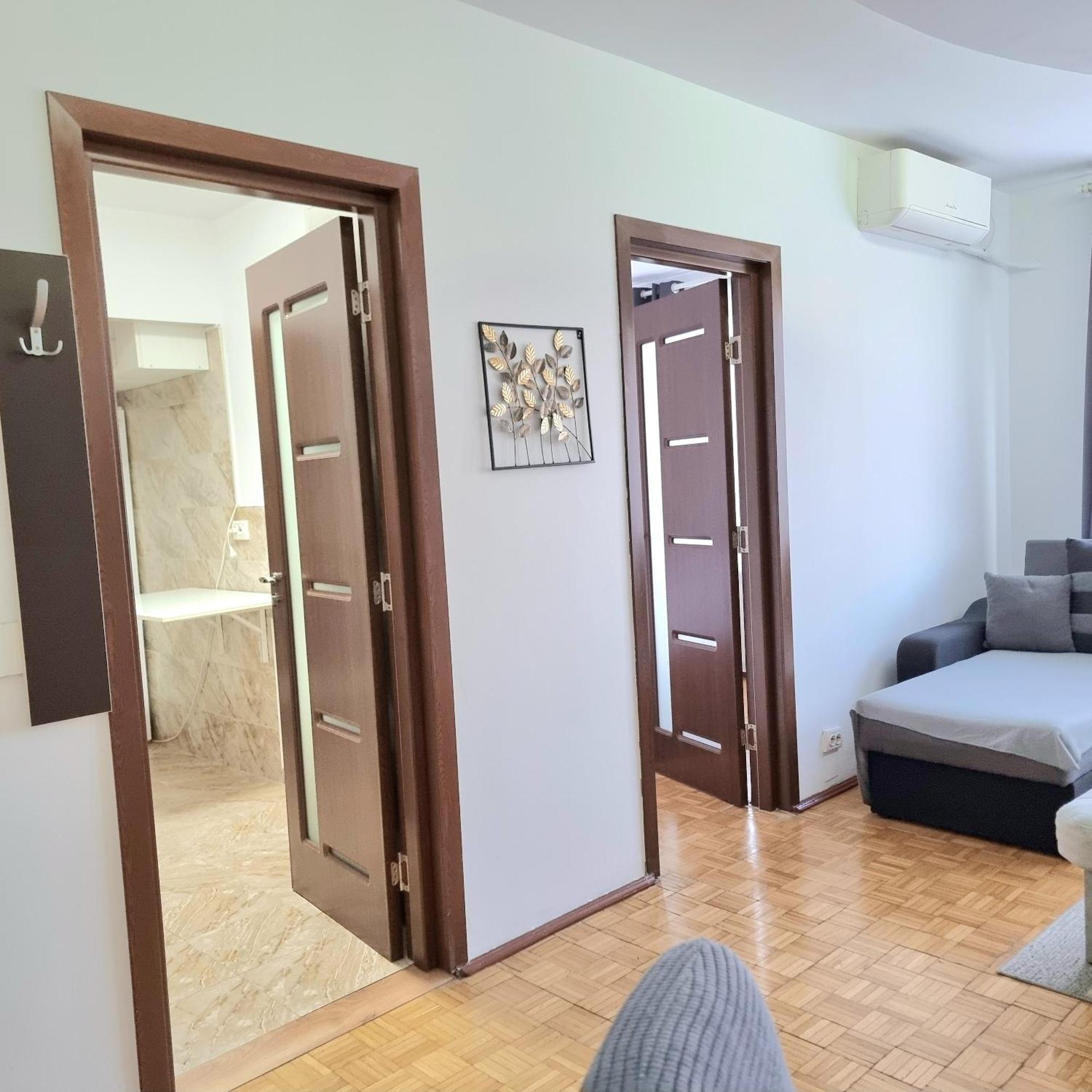 Chic Sanctuary One-bedroom Retreat With Spectacular Landmark Views Of The Concert Hall * Bucharest