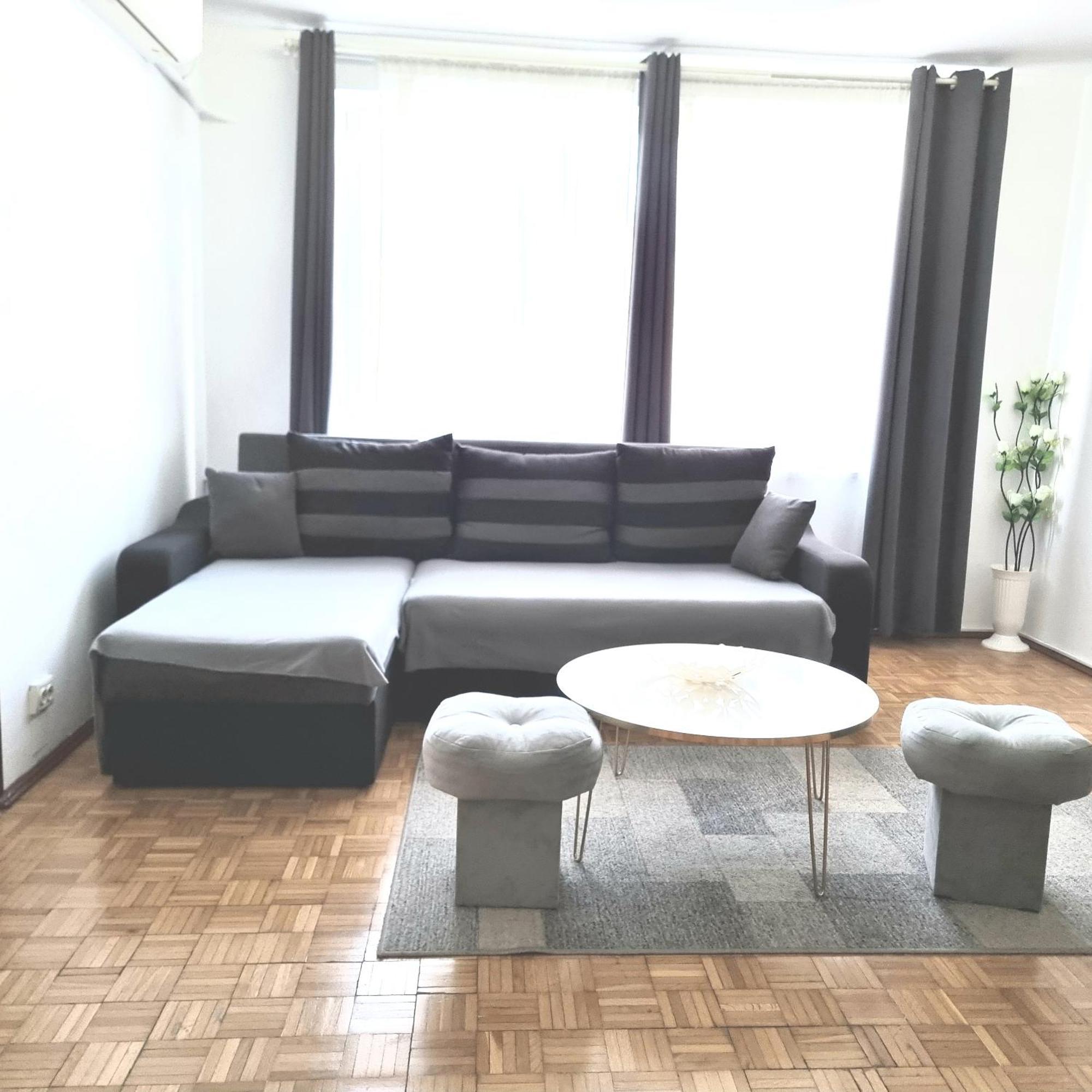 Chic Sanctuary One-bedroom Retreat With Spectacular Landmark Views Of The Concert Hall